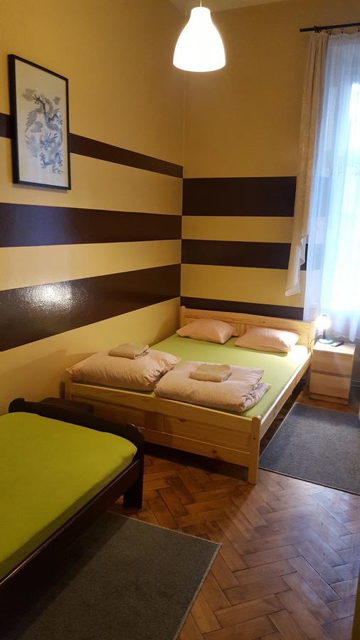 Smocza Jama Hostel Krakow Exterior photo